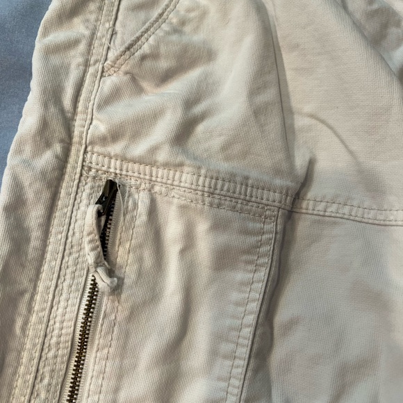 White long shorts with numerous pockets - Picture 3 of 5
